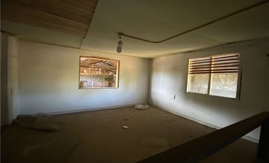 Amplio Galpón/Paño Inmobiliario CABRERO-M.AGUILA.