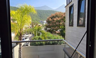 RESIDENCIA EN VENTA CONTRY SOL