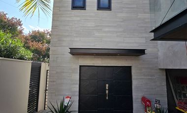 RESIDENCIA EN VENTA CONTRY SOL
