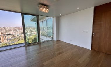 Renta departamento en Zona Dorada con una vista espectacular al Campo de Golf