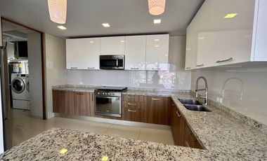 Renta departamento en Zona Dorada con una vista espectacular al Campo de Golf