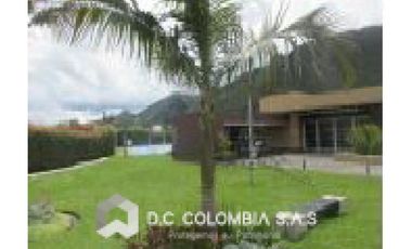 CASALOTE EN VENTA EN CONJUNTO CASA DE CAMPO EN LA CALERA
