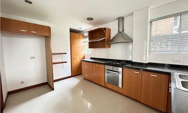 SE ARRIENDA CASA EN CONJUNTO CERRADO LA CASTELLANA