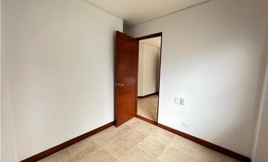 SE ARRIENDA CASA EN CONJUNTO CERRADO LA CASTELLANA