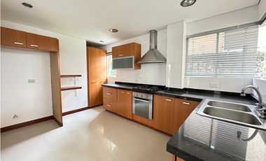 SE ARRIENDA CASA EN CONJUNTO CERRADO LA CASTELLANA