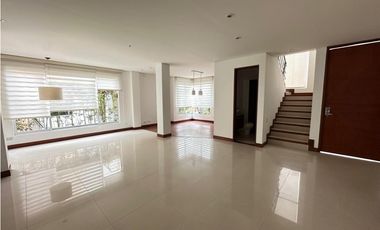SE ARRIENDA CASA EN CONJUNTO CERRADO LA CASTELLANA