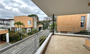 SE ARRIENDA CASA EN CONJUNTO CERRADO LA CASTELLANA