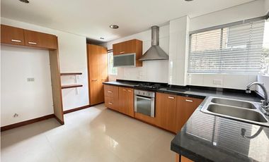 SE ARRIENDA CASA EN CONJUNTO CERRADO LA CASTELLANA