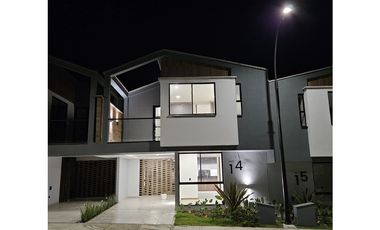 RENTA CASA EN CONJUNTO CERRADO EN CERRITOS PEREIRA
