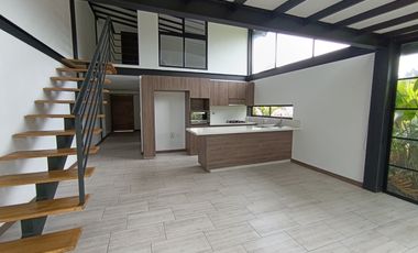 CASA CAMPESTRE EN ARRIENDO UBICADA EN MARINILLA SECTOR ALTO BELEN
