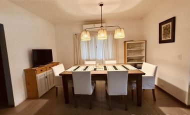 ALQUILER (SIN MUEBLES) - Casa en Sausalito / Pilar