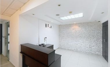 Venta de Plaza Comercial en Santa Elena