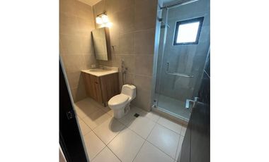 Venta  de Apto en EMBASSY VILLAGE ALBROOK