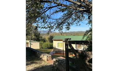 Venta de Bellisimo Complejo de 3 casas + Depto en Icho Cruz