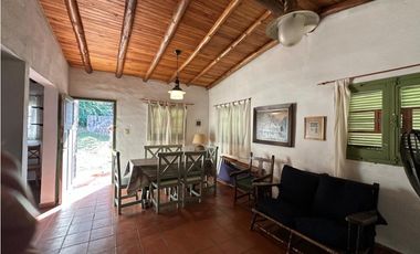 Venta de Bellisimo Complejo de 3 casas + Depto en Icho Cruz