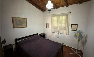 Venta de Bellisimo Complejo de 3 casas + Depto en Icho Cruz