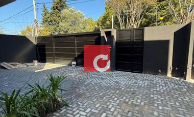 Departamento de 2 dormitorios en alquiler c/ cochera en Villa Elisa