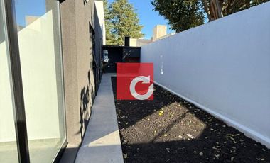 Departamento de 2 dormitorios en alquiler c/ cochera en Villa Elisa