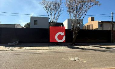 Departamento de 2 dormitorios en alquiler c/ cochera en Villa Elisa