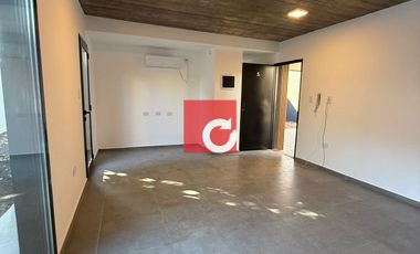 Departamento de 2 dormitorios en alquiler c/ cochera en Villa Elisa