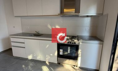 Departamento de 2 dormitorios en alquiler c/ cochera en Villa Elisa