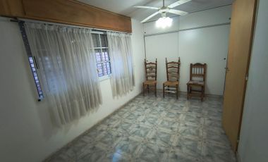 Casa sobre calle Rodriguez. Chimbas