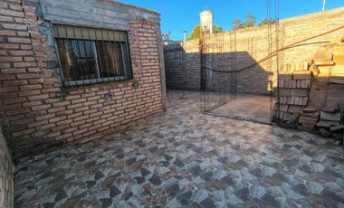 Casa sobre calle Rodriguez. Chimbas