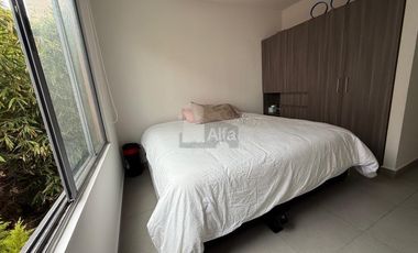 Casa en venta en Villas del Campo en Calimaya, remodelada y con finos acabados.