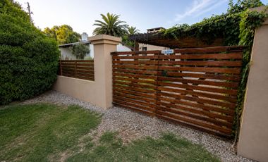 CASA 3 AMBIENTES MAR DEL SUR