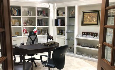 Casa en venta en Bosques de las Lomas, Cuajimalpa de Morelos, Ciudad de México