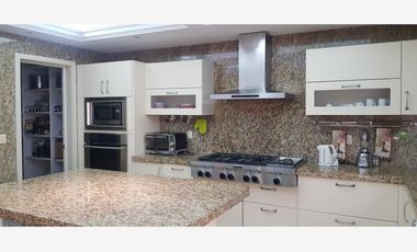 Casa en venta en Bosques de las Lomas, Cuajimalpa de Morelos, Ciudad de México
