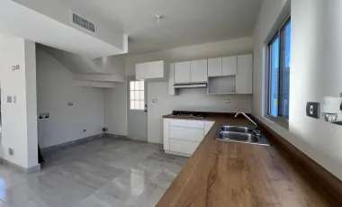 Casa en renta en Bosques de Altea Residencial, Chihuahua, Chihuahua