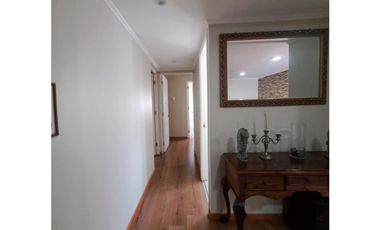 En condominio,  totalmente remodelada