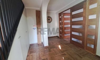 En condominio,  totalmente remodelada