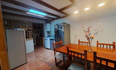 En condominio,  totalmente remodelada