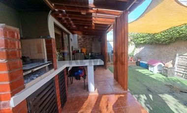 En condominio,  totalmente remodelada