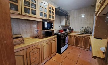 En condominio,  totalmente remodelada