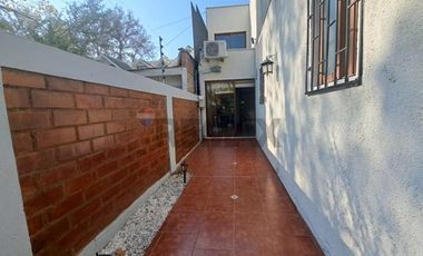 En condominio,  totalmente remodelada