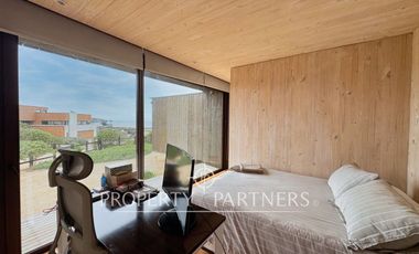 Pichilemu, Casa con vista a Punta de Lobos y salida a la playa