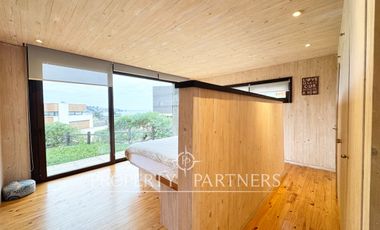Pichilemu, Casa con vista a Punta de Lobos y salida a la playa