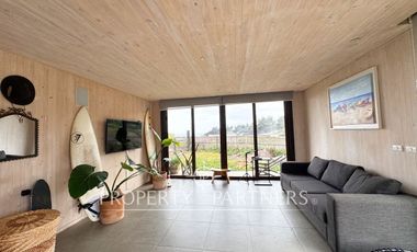 Pichilemu, Casa con vista a Punta de Lobos y salida a la playa