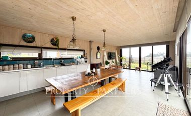 Pichilemu, Casa con vista a Punta de Lobos y salida a la playa
