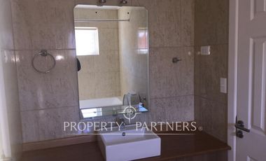 Espectacular Casa con Vista al Estrecho en Exclusivo Condominio Los Vascos