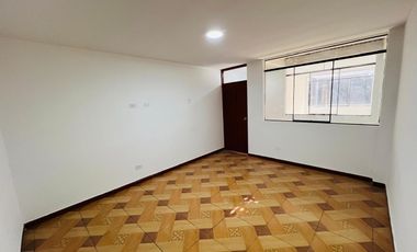 CASA REMODELADA EN VENTA – SANTA MARÍA S.J.L