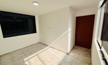CASA REMODELADA EN VENTA – SANTA MARÍA S.J.L