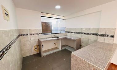 CASA REMODELADA EN VENTA – SANTA MARÍA S.J.L