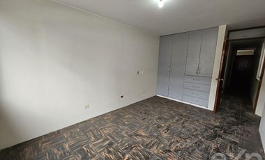 VENTA CASA 4 PISOS A.C. 292.71m2 URB. HONOR Y LEALTAD SURCO