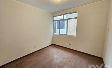 VENTA CASA 4 PISOS A.C. 292.71m2 URB. HONOR Y LEALTAD SURCO