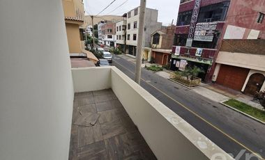 VENTA CASA 4 PISOS A.C. 292.71m2 URB. HONOR Y LEALTAD SURCO