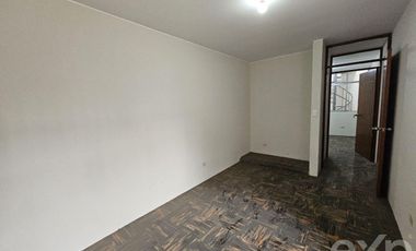 VENTA CASA 4 PISOS A.C. 292.71m2 URB. HONOR Y LEALTAD SURCO